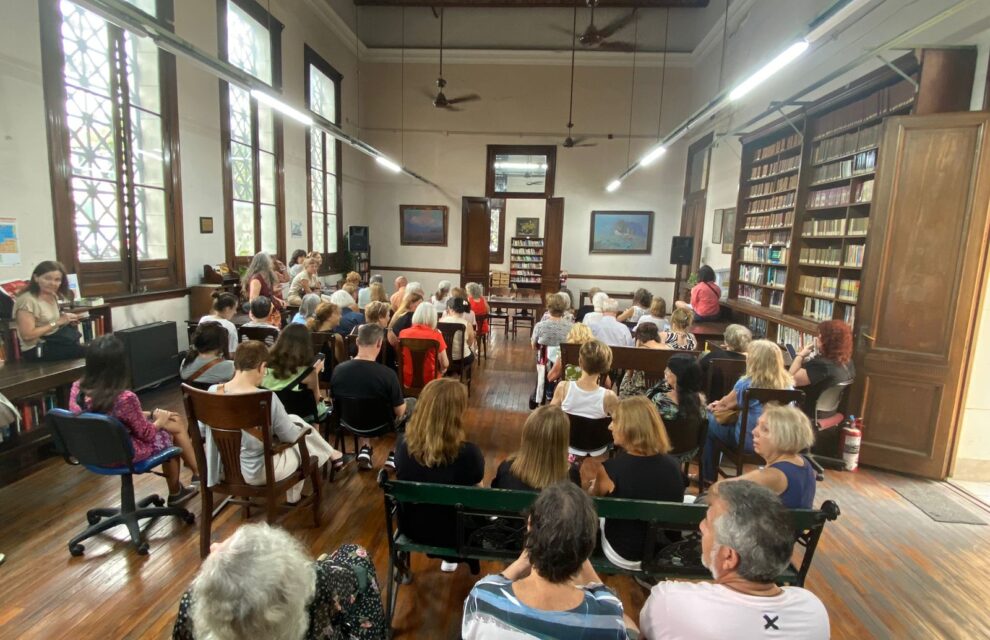 “Grandes mujeres de la historia argentina”. Florencia Canale y María Rosa Lojo, en la Biblioteca Antonio Devoto, CABA, 23 de febrero de 2024