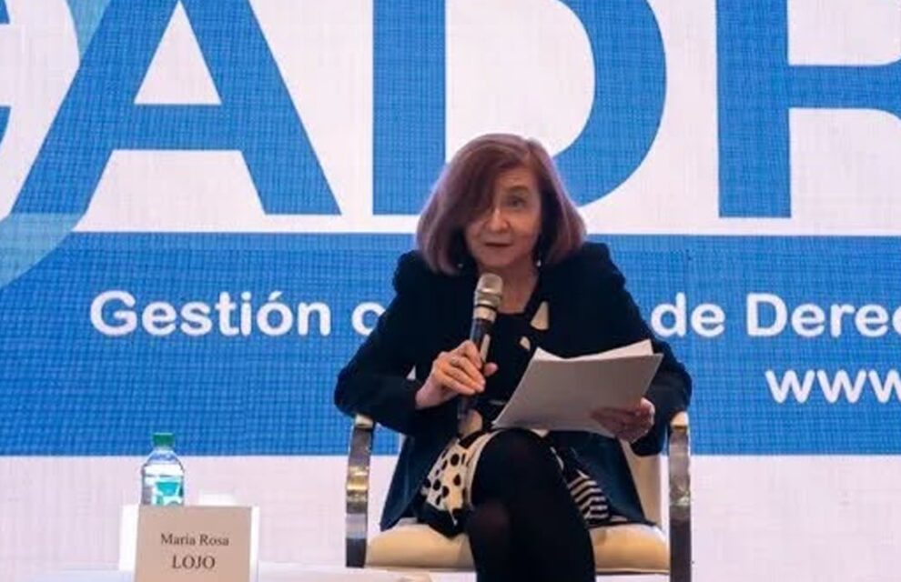 María Rosa Lojo da la conferencia de cierre de la XXI Jornada de Derecho de Autor en el mundo editorial: “¿Escribir es un trabajo? Un recorrido por los imaginarios de la creación”. Feria Internacional del Libro de Buenos Aires, 7 de mayo de 2025