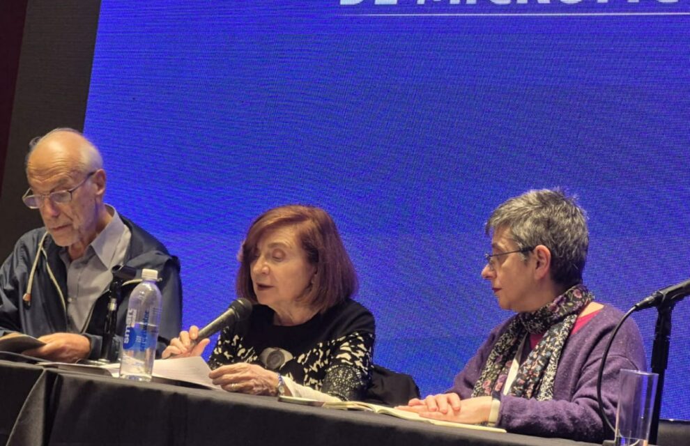 Lectura de María Rosa Lojo en la Mesa de cierre en la XVI Jornada Ferial de Microficción. Sala Tulio Halperín Donghi, 19 horas, Feria Internacional del Libro de Buenos Aires, 7 de mayo de 2026